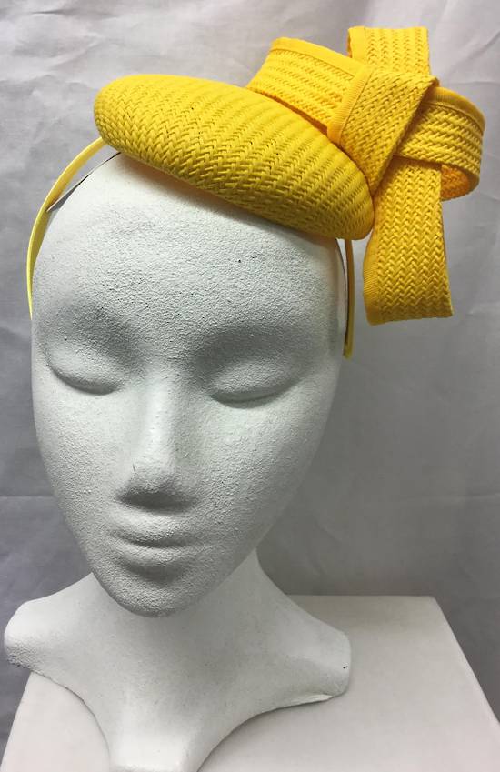 Yellow cocktail hat - one only